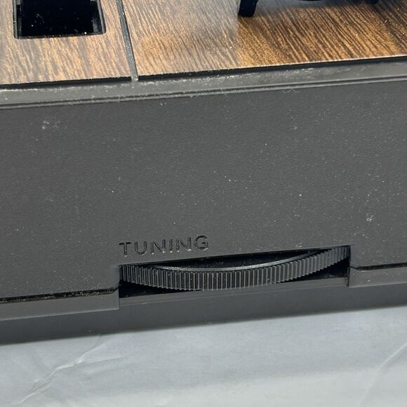 General Electric GE 7-4624A AM/FM Digital Alarm Clock Radio Wood Grain Finish - Picture 3 of 13